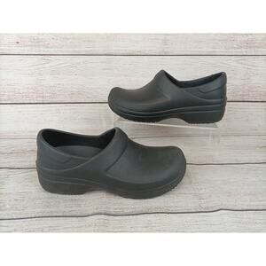 Crocs Slip Resistant Clog Shoes Size 7 Black Non Slip Resistant Dual Comfort